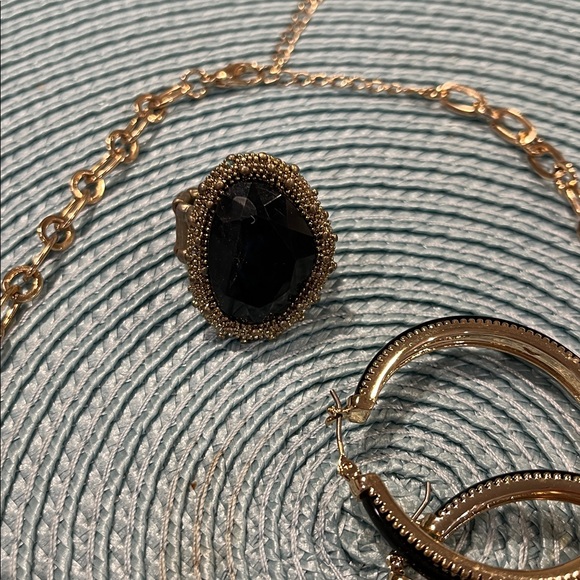 4 pc Goldtone and Black Jewelry Set - Picture 6 of 7